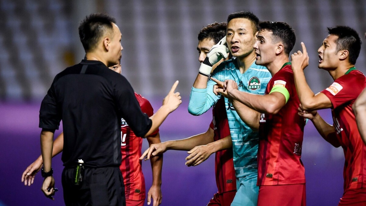 爱游戏登录入口-迎难而上！河南建业抗衡柏太阳神赛场硝烟的简单介绍