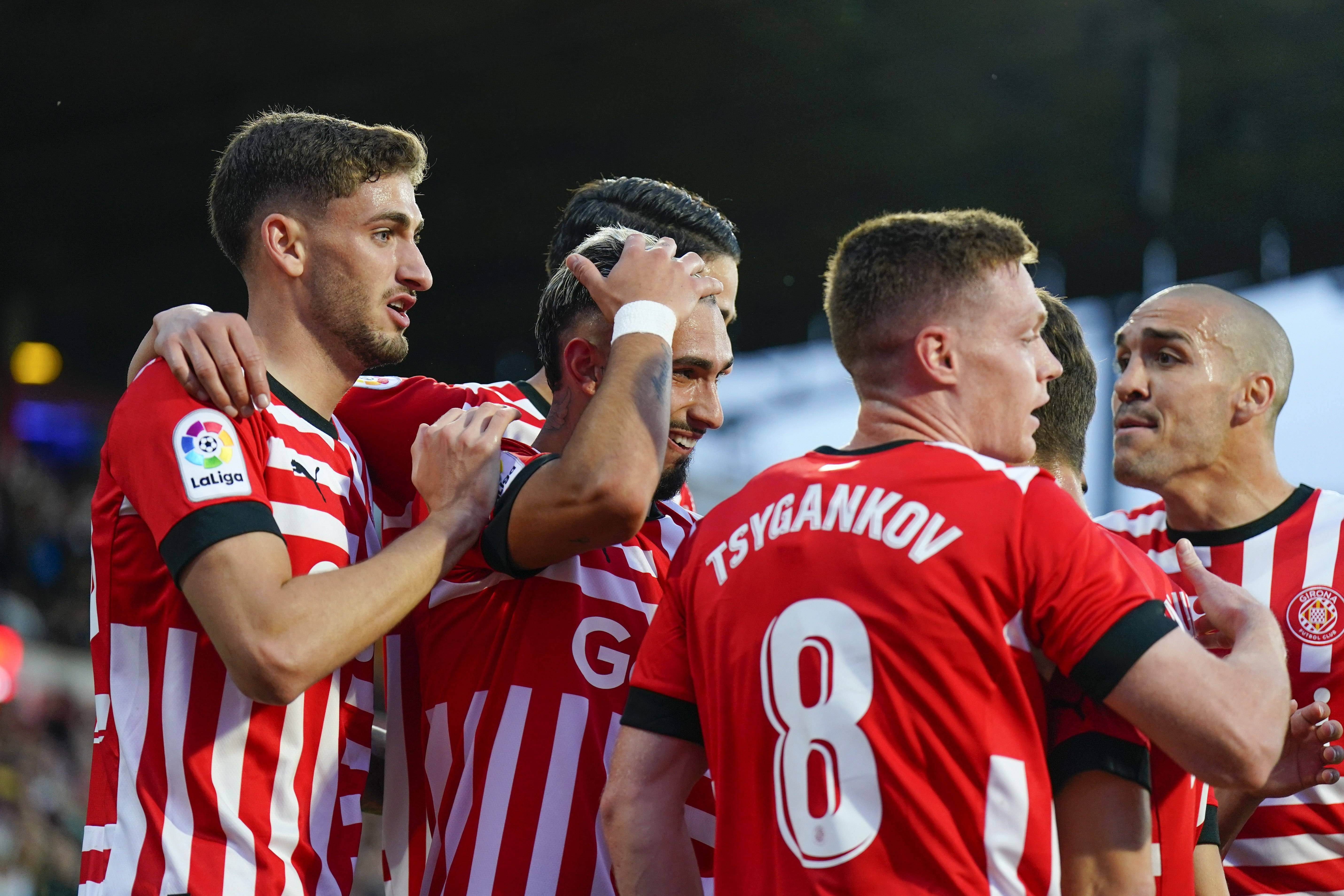 爱游戏登录-欧洲传奇球队对决，经典战役再现！