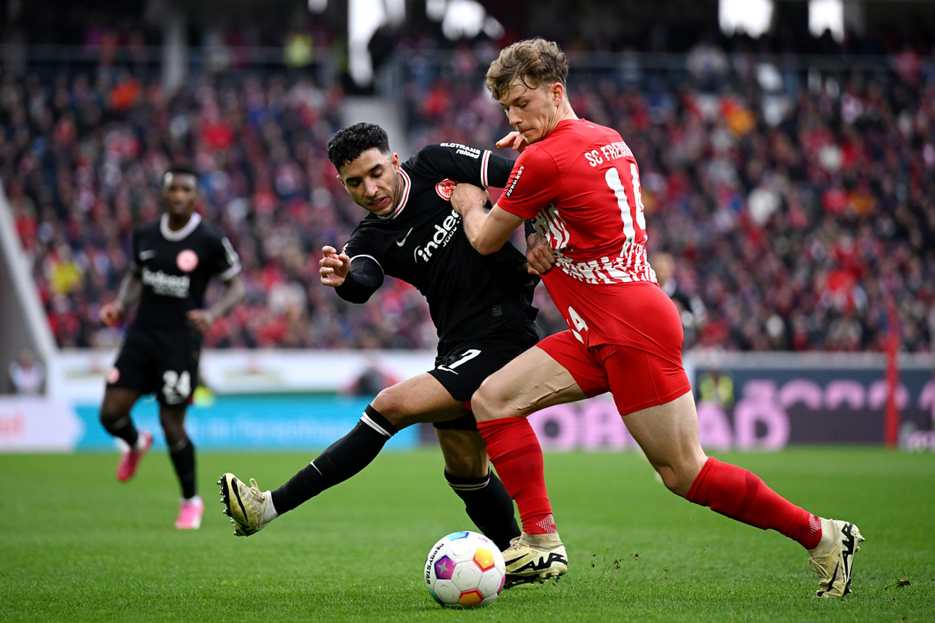 爱游戏在线登录-弗莱堡球员备战对手誓死拼搏