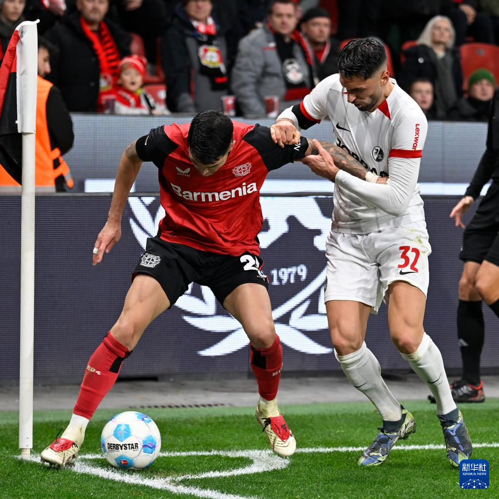 弗莱堡球员备战对手誓死拼搏 弗莱堡球员备战对手誓死拼搏