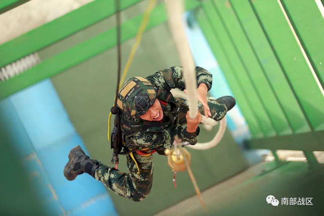 马赛全队奋力拼搏，赢得胜利的简单介绍